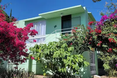 Image de Fully-furnished apartment ideally located in Oaxaca's Historical District.