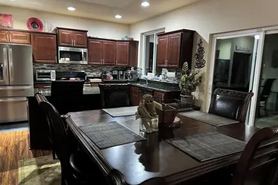 Image de Charming large 4-bedroom house with WiFi and Ac in delightful Ellensburg.