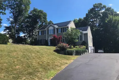 Image de 4-bed / 3. 5 bath house in family friendly neighborhood in Millbury