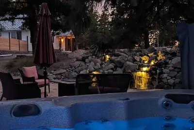 Image de Spectacular peaceful out of town getaway only 5 miles from downtown Lake Chelan.