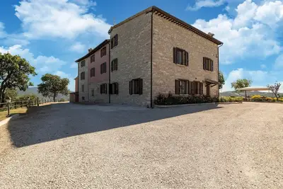Image de Appartement dans une maison avec 2 piscines