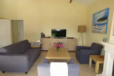 Image de Villa accueillante avec piscine partagée