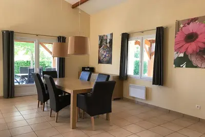 Image de Belle villa avec piscine partagée