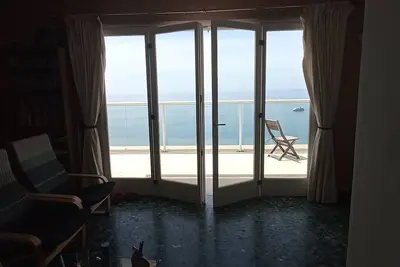 Image de Gorgeous penthouse by the sea