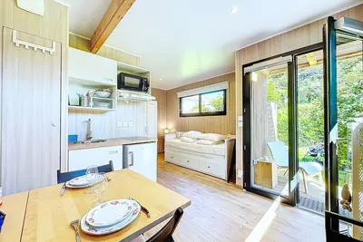 Image de Jolie maisonnette bois, jardin *Lodge de Kerfoz*