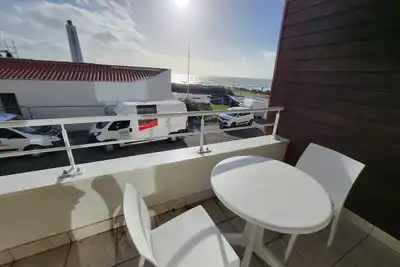 Image de Appartement 2 pièces face mer avec balcon, parking et Wifi – Les Sables-d’Olonne