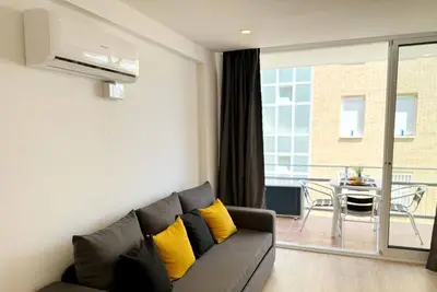 Image de Appartement cosy à 50m de la plage, idéal pour 4 avec wifi gratuit et cuisine équipée à Salou