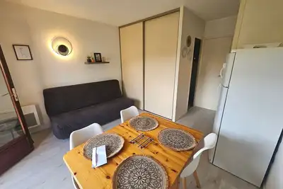 Image de Studio Cabine Charmant au Centre de Saint-Palais, Proche Plage, Terrasse et Parking Privé