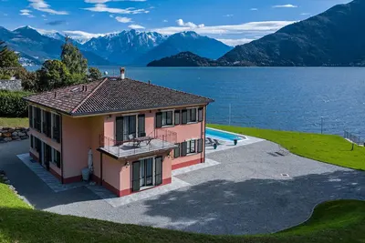 Image de Villa à Calozzo avec 7 chambres à coucher, 14 couchages