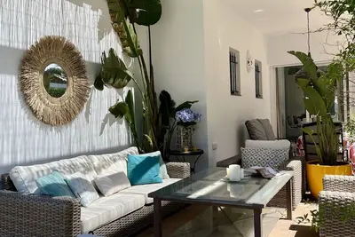 Bahari, refurbished house 100m from the beach