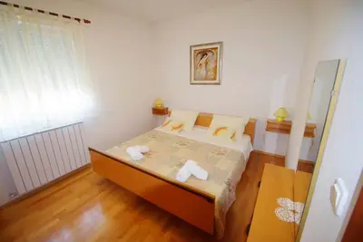 Image de Cozy 2-bedroom apartment with parking, Ac in delightful village Valbandon