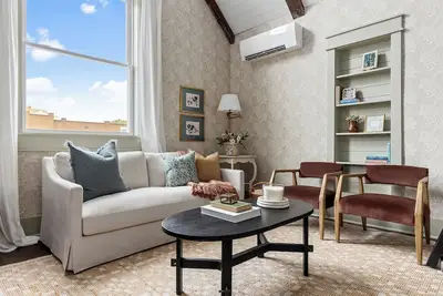 Image de New Downtown Cottage