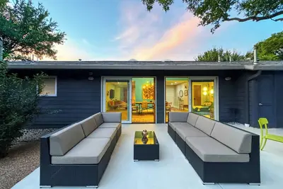 Image de Casa Armadillo - Mid-Century \/ Boho Chic Home close to Greenbelt\/Zilker Park