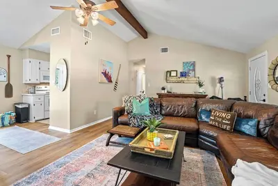 Image de Lake Lbj Pet Friendly Home with Hot tub, Firepit, Sup