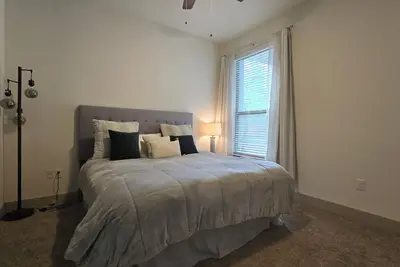 Image de Modern & Spacious 1br/Ba in North Dfw. Border between Plano and Richardson.