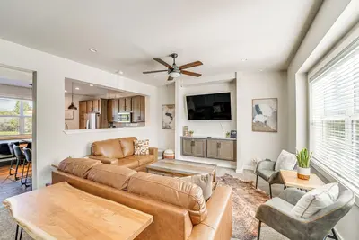 Image de Private Hot Tub: Newly Built Fraser Townhome