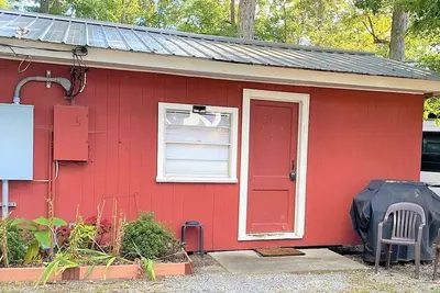 Image de Life on the Docks Cabin 2 Cozy cabin in Dandridge Tn