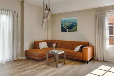 Image de Luxurious apartment in the countryside, about 10 minutes (by car) from the beach.
