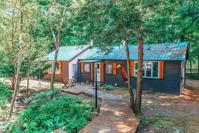 Image de Cozy dog friendly cabin moments from Cranmore/Noco