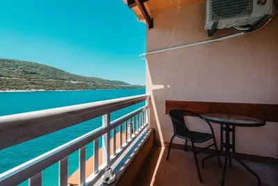 Image de Apartments Astorija - Studio Apartment with Balcony and Sea View (B)