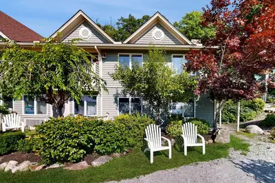 Image de Charming Studio with Stunning Bay Views, Ac, and Internet