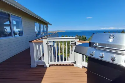 Image de Modern retreat with beautiful ocean view, decks, gas grill, fireplace and Wifi