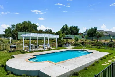 Image de Chateau-Barred Rock 1 private bedroom & pool