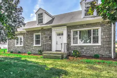 Image de Spacious 5bdrm house with Ac and WiFi /Family Friendly/Fire Pit /Hot Tub