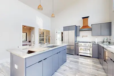 Image de Serene mountain retreat with panoramic views & family-friendly amenities