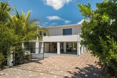 Image de Modern Luxury 3 Bed 3 bath. Docked boat access, 15 Minutes from Key West.