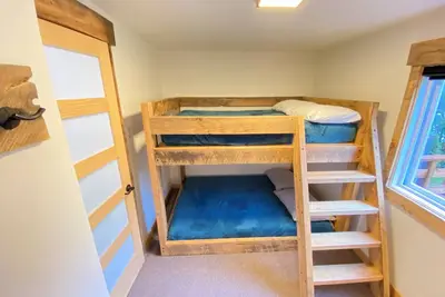 Image de Chalet Relaxant sur Lac Forêt