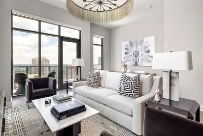 Image de 28th Floor - Sunrise Serenity Penthouse