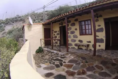 Image de House Sleeps6-Parking-Garden-Pool in summer-Pet