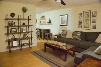 Cozy 2-Bedroom Home in North-Central Phoenix