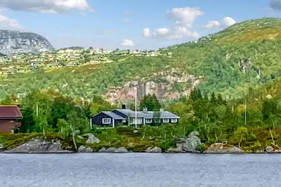 Image de Lovely apartment in Tjørhom with lake view