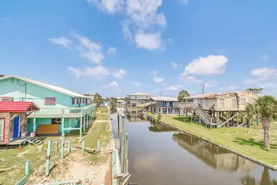 Image de Gulf of Mexico Beach Cottage: Walk to Boat Ramp!