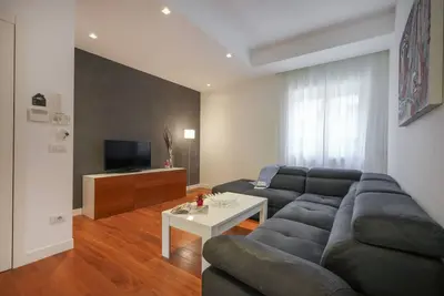 Image de Spacious and bright apartment located 10 minutes walk from the historic center and just 5 minutes walk from the entrance to the Central Station on Via Etramurale Capruzzi and the Quintino Sella stop: ideal for those who travel often or need to reach the