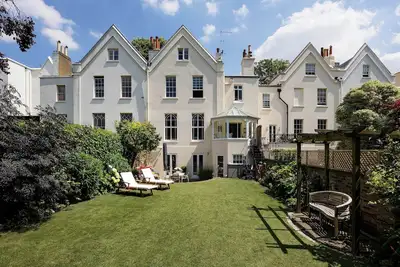 Image de Majestic in Kensington, by Veeve
