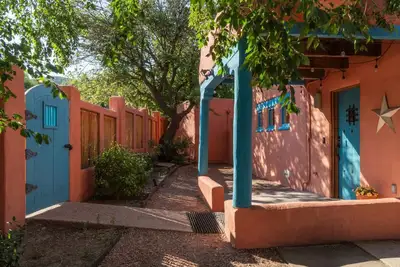 Image de Believe in Miracles Taos Compund