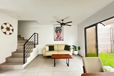 Image de Free Airport Pick Up Now! Casa bonita y acogedora con piscina en Zaragoza!