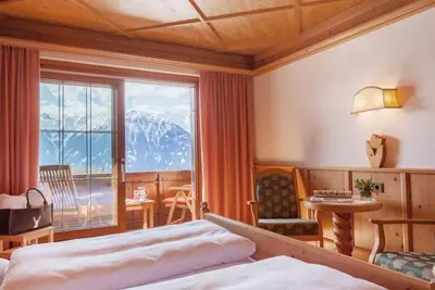 Image de Double room I with south-facing balcony including breakfast - Hotel Garni Lärchenhof Natur