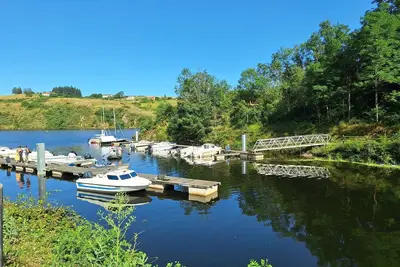 Image de Maison de village médiéval surplombant les méandres de la loire