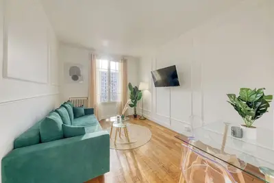 Image de Cozy 1-bedroom apartment in pleasant Vanves with WiFi