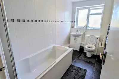 Image de Stylish 2-Bed Gem in Sutton - Your Cozy Retreat!