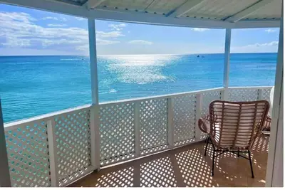 Image de Purple Rain: Beach House, Sun Terraces, Full Kitchen, WiFi under azure skies