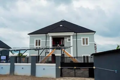 Image de Stylishly Bulit For The Purpose