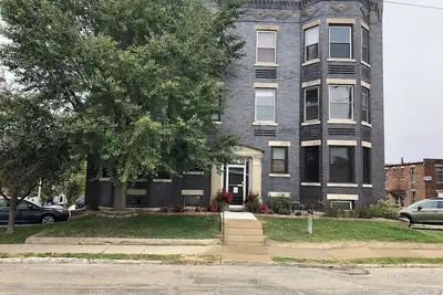 Cozy Downtown Condo in County Seat