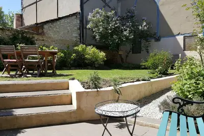 Image de Maison avec jardin au calme en plein cœur de la veille ville d'Auxerre!