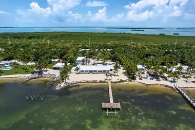 Image de Oceanfront Estate in the Heart of Islamorada