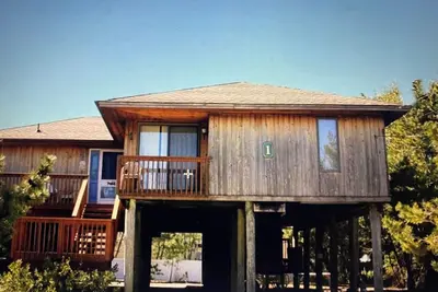 Image de Almost beachfront 3-bedroom house in Loveladies with WiFi, Ac
